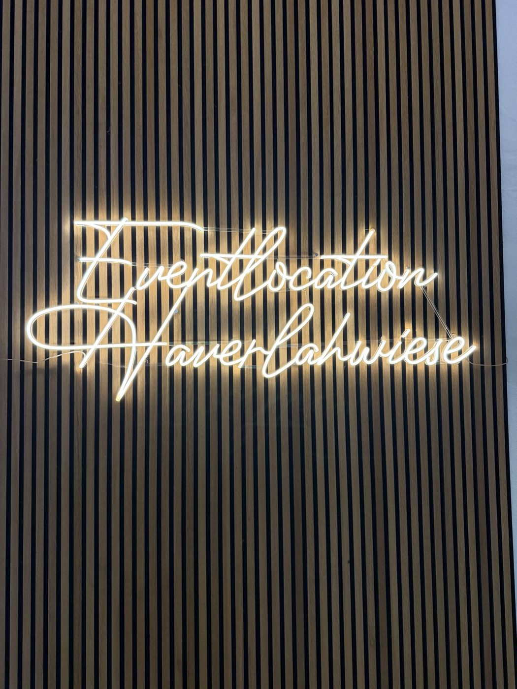 Neonschriftzug Eventlocation Haverlahwiese